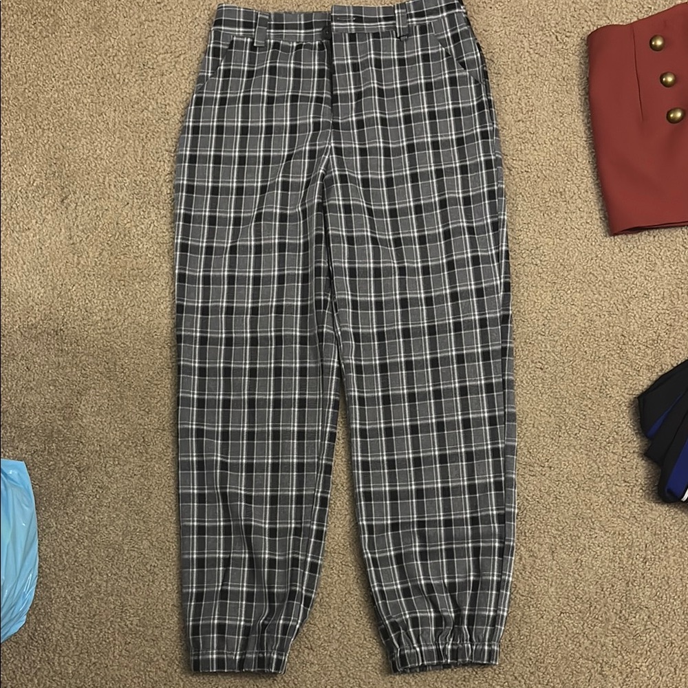Women’s Gray Plaid Pants